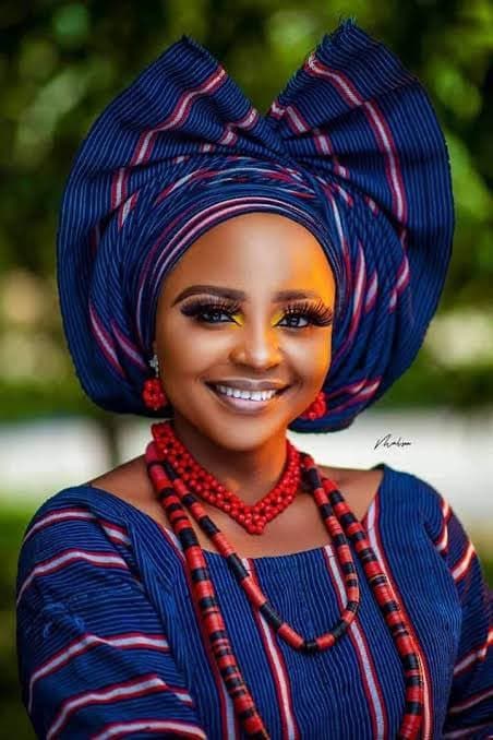 Beautiful ngas maiden — traditional dress