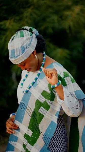 Ron attire — traditional dress