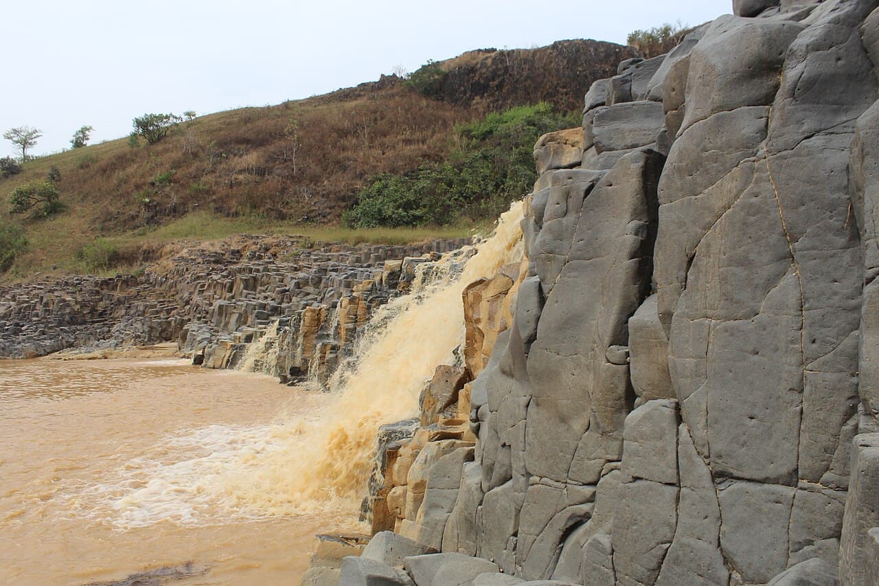 Columnar jointed lava flow exposed on a river bed