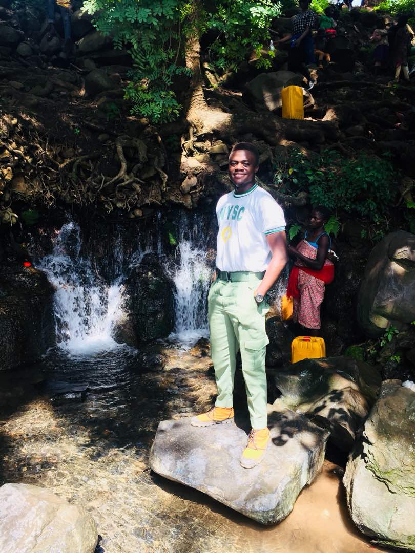 The natural spring flows out at such a high flow rate. Villagers fetch water directly from this source. The water is crystal clean. Was opportune to be here as a corp member under tourism CDs group from jos